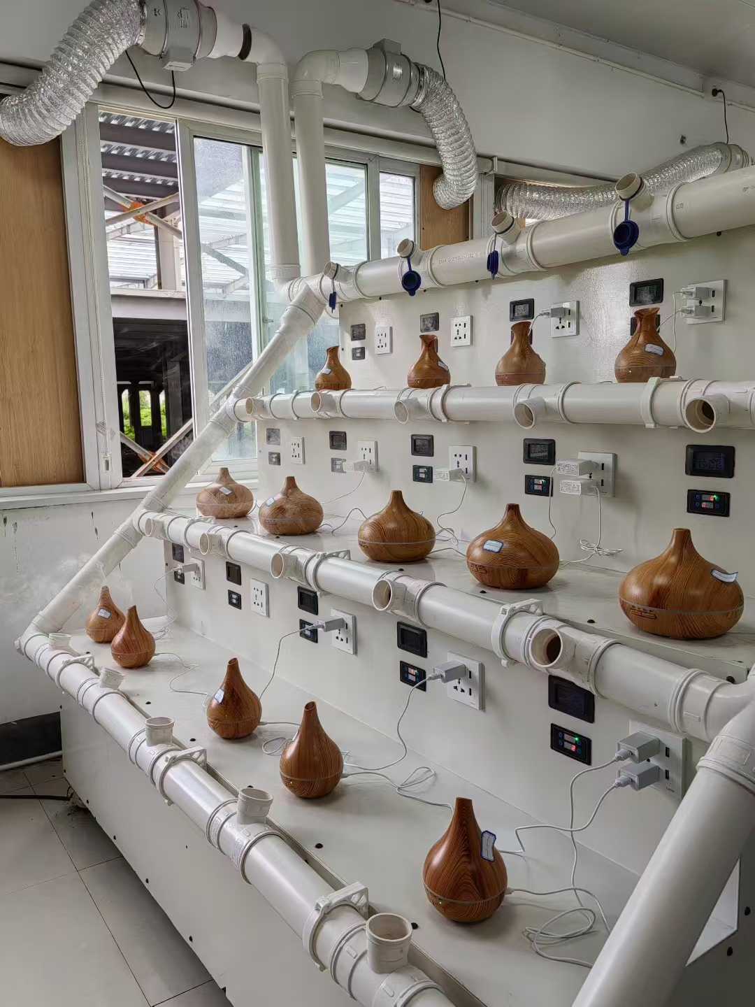 木质香薰机老化测试正在进行中